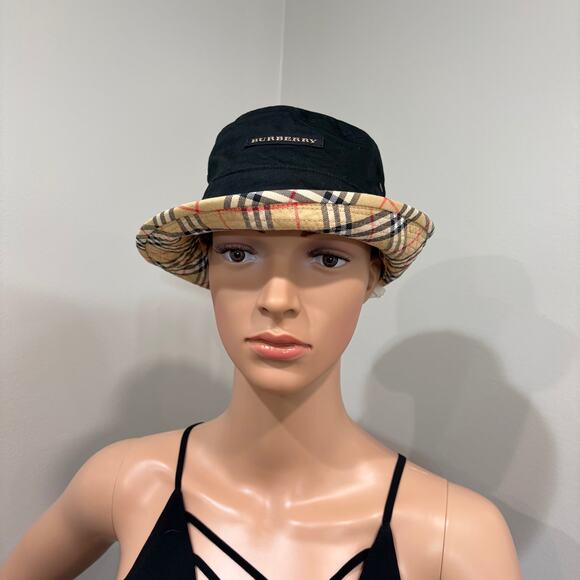 #3227 BURBERRY Reversible Hat main image 9